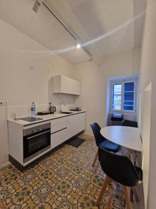 No 60, 2Nd Floor, Centrally Located, Fully Equipped Studio Apt Il-Furjana Exterior foto